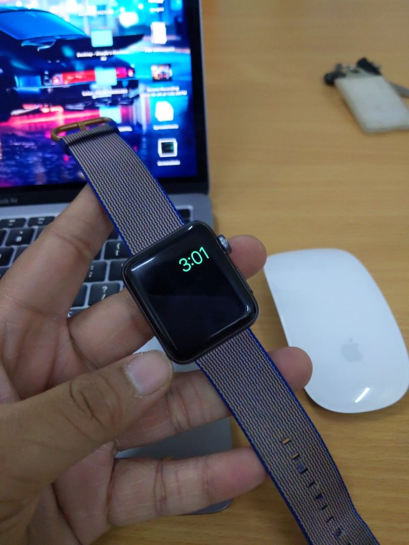 URGENT SELLING Apple Watch Series 3 Mobile Phones Gadgets