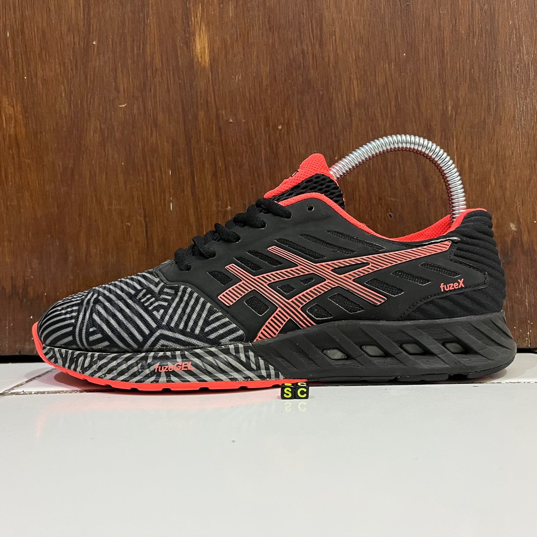 Asics gel fuze X size 37 5 23 5cm Fesyen Wanita Sepatu di Carousell