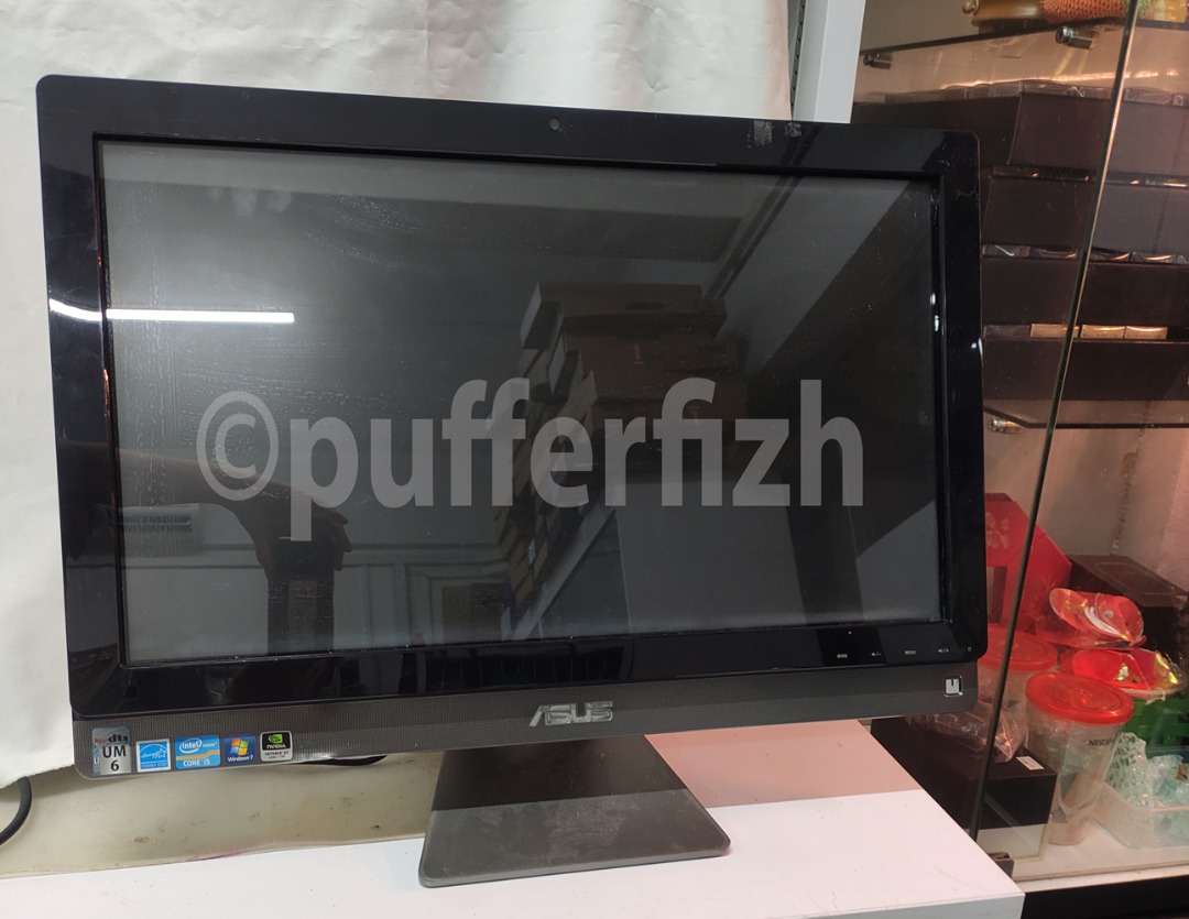 ASUS All in One PC 24 inch I5 processor 8GB Ram 240GB SSD, Computers