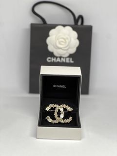 AUTHENTIC CHANEL PEARL BROOCH PIN