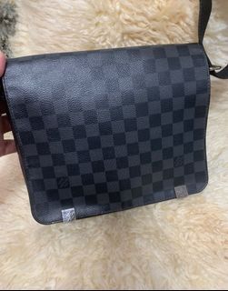 Pre-owned Louis Vuitton 2017 Damier Graphite District Nm Pm In