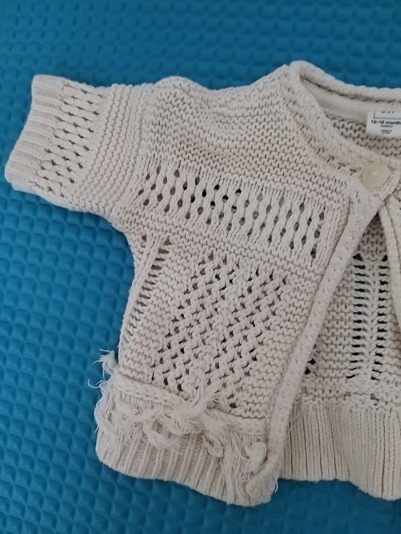 Baby gap knitted cardigan 12 18m