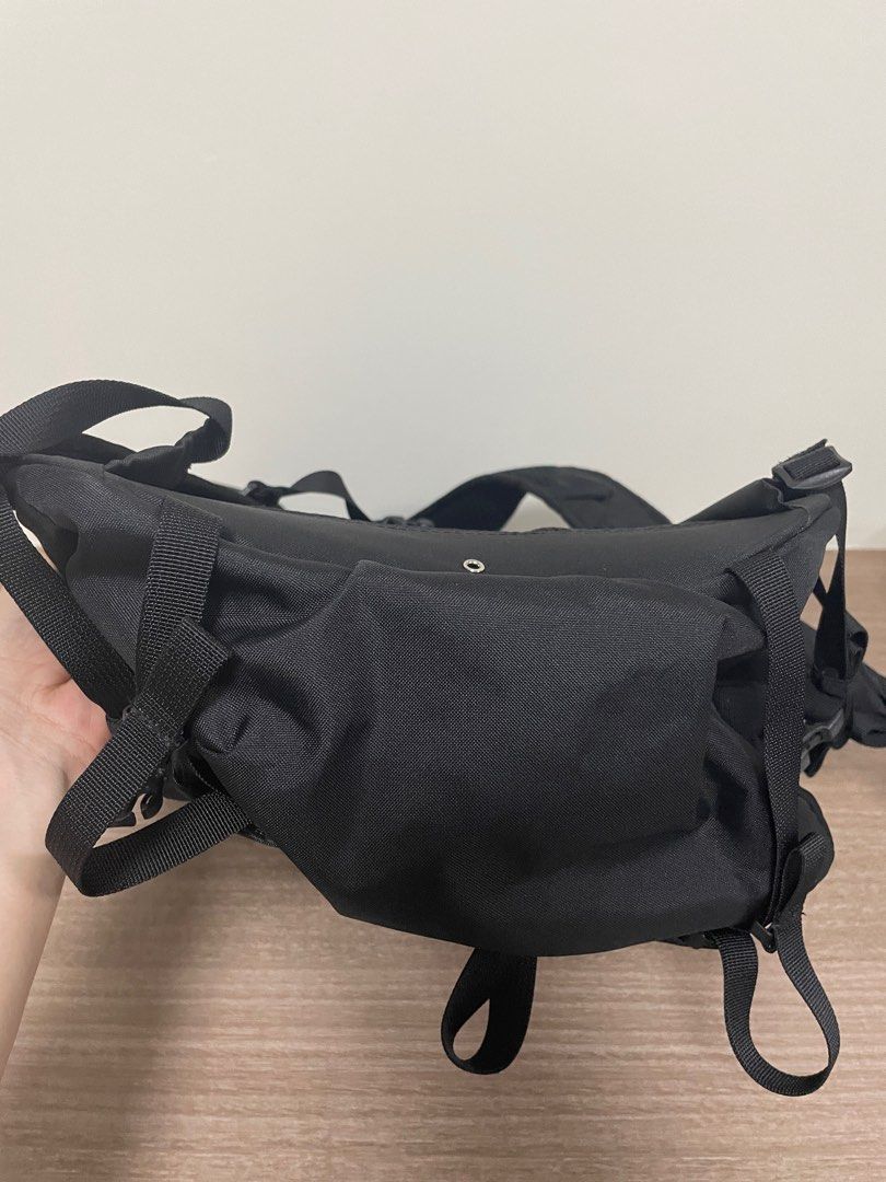 Backpack (Category: Backpacks) located in Singapore. Submitted by km7890 (Listing ID 1266032701, Image 3). Description: Nanum 18 litres.