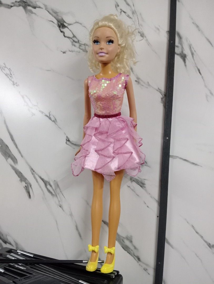 Jumbo top barbie doll
