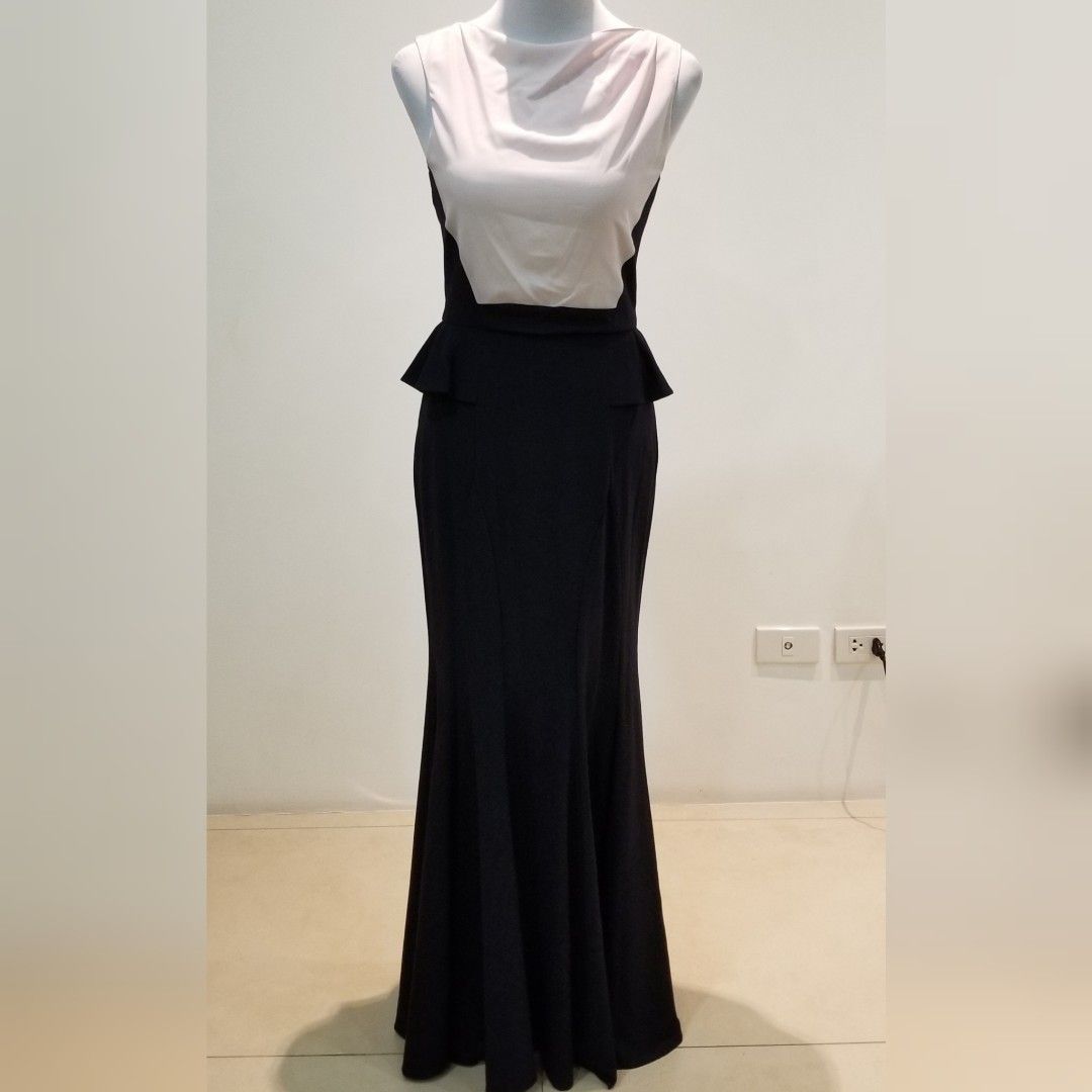 bcbg two tone navy blue sleeveless gown (Category: Evening dresses & gowns) located in Quezon City. Submitted by krista_closet (Listing ID 215709187, Image 1). Description: worn once.