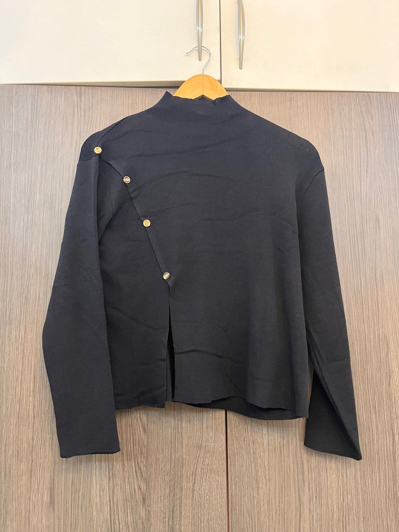 Black long sleeve coordinates set (Category: Sets or Coordinates) located in Antipolo. Submitted by kathscloset_ (Listing ID 1266020490, Image 1). Description: .