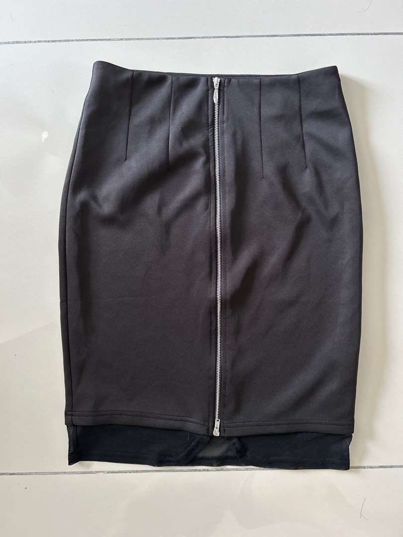 Black work skirt with zip 2025