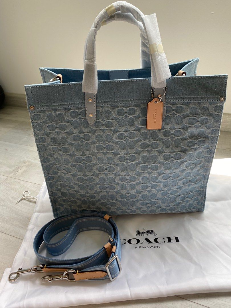 BNIB Coach Field Tote 40 in signature denim