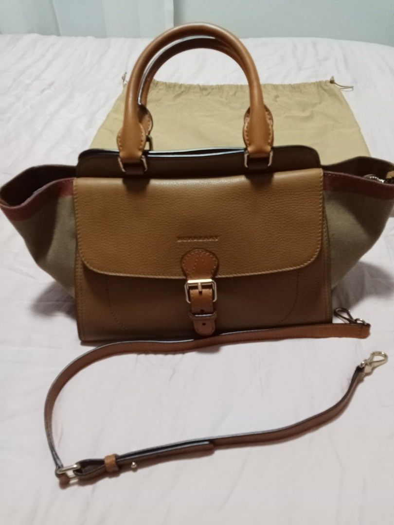 Burberry brit grainy canvas 2025