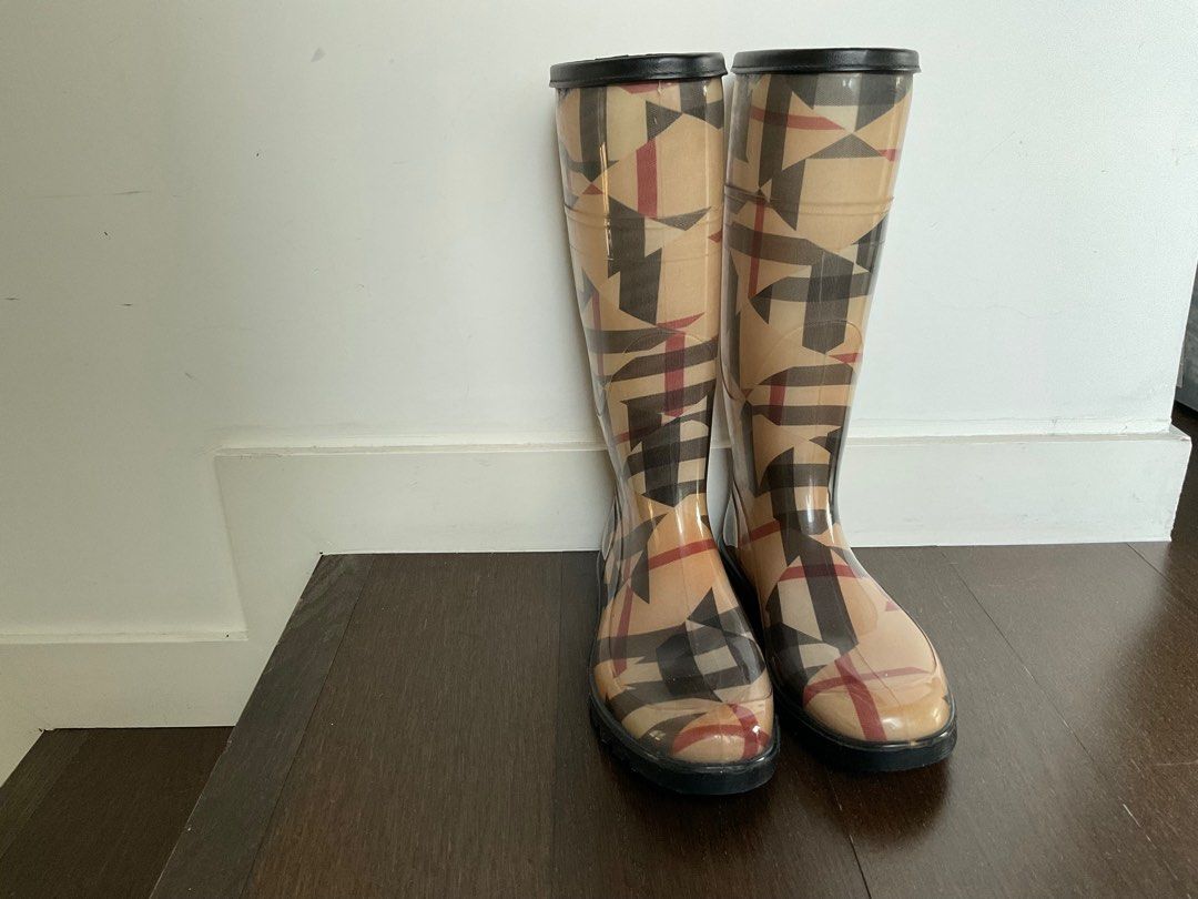 Burberry rain boots size 11 deals