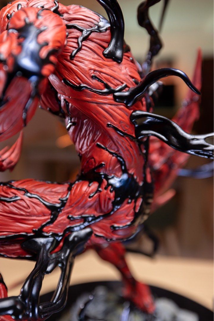 Sideshow Carnage Statue Premium Format | Figurine Collector