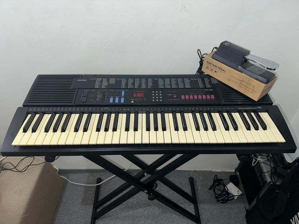 Casio CTK 630 Keyboard w Touch Response Pads Pitch Bend