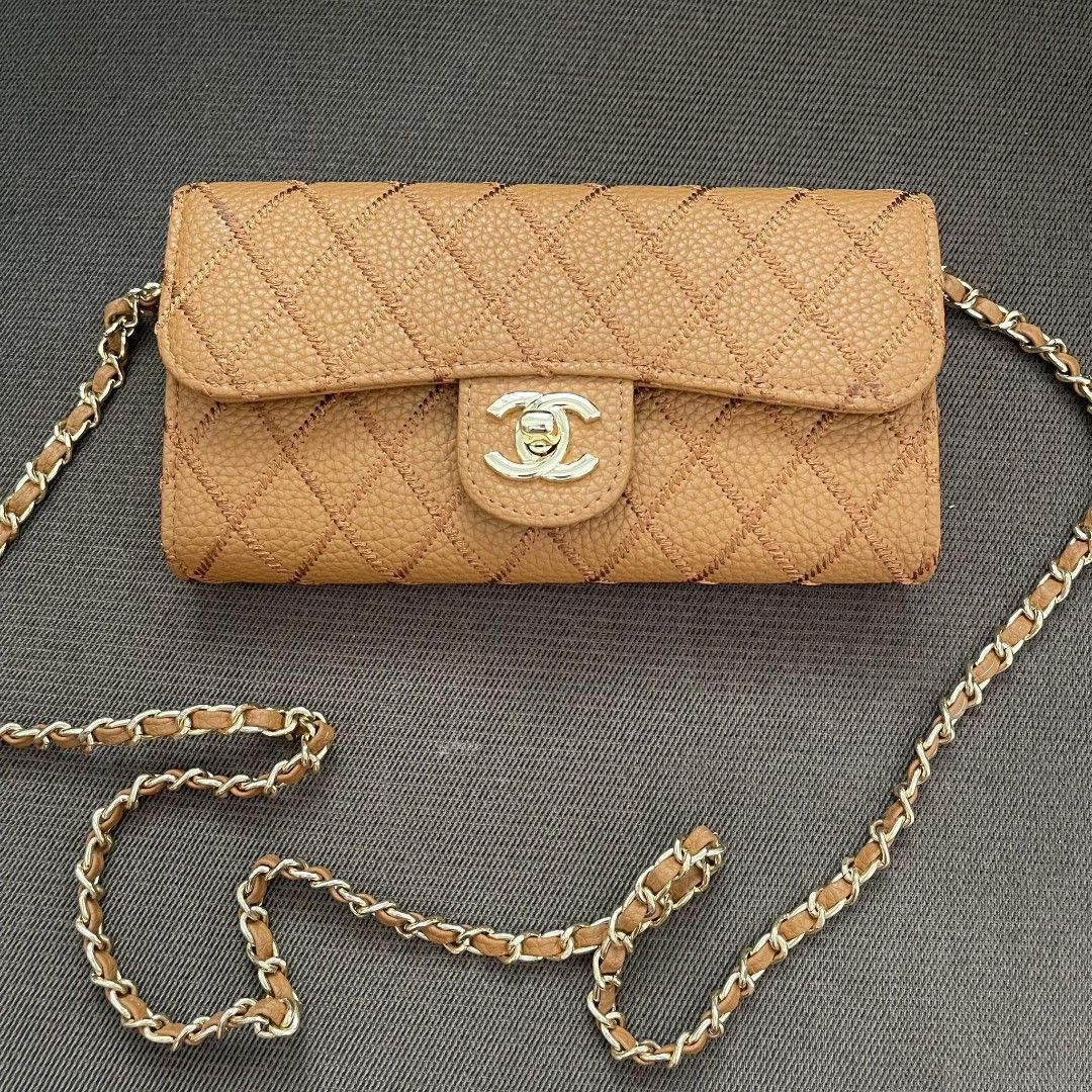 LOUIS VUITTON SARAH WALLET ON CHAIN, Luxury, Bags & Wallets on Carousell