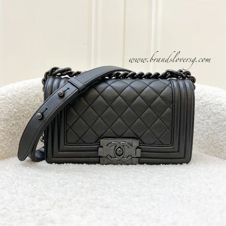 Chanel boy so black caviar hot sale