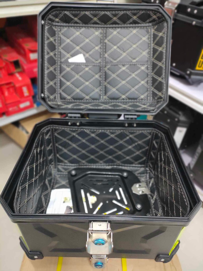 HNJ CHEAPEST HARD PLASTIC 45L, Motorbikes, Motorbike Parts