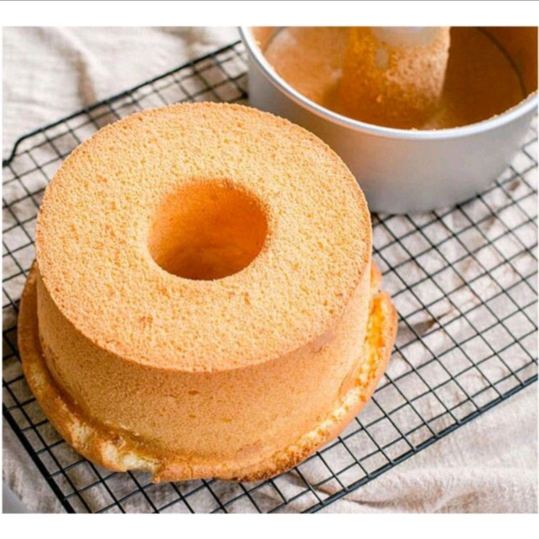 Chiffon Cake Pan, Furniture & Home Living, Kitchenware & Tableware