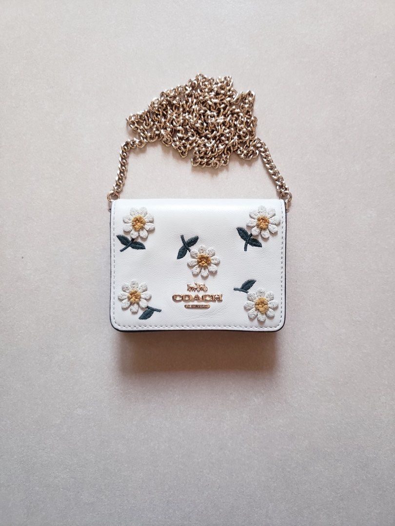 Coach mini wallet on chain cardholder on chain with floral daisy embroidery,  名牌, 手袋及銀包- Carousell
