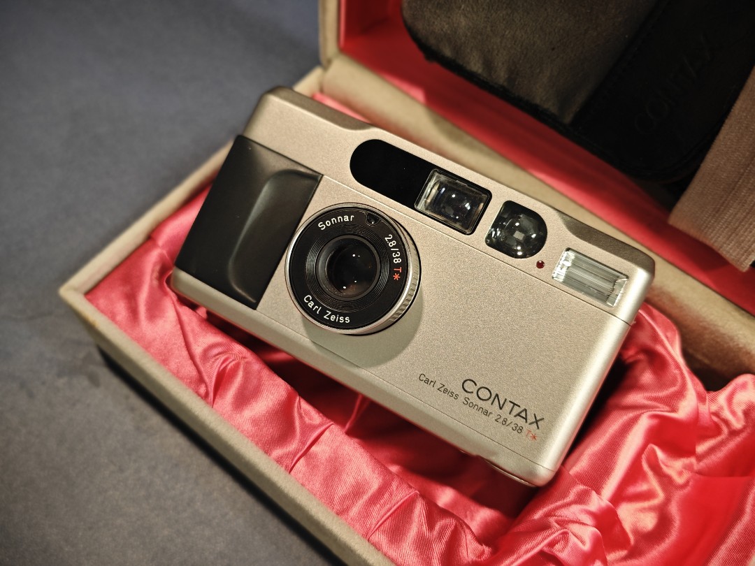 Contax t2連原裝盒，一切正常，閃燈work, 攝影器材, 相機- Carousell