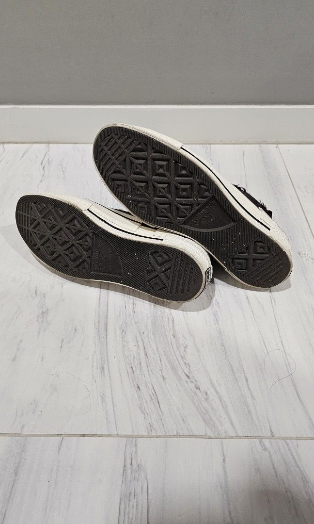 Chuck taylor all star frayed discount lines low top