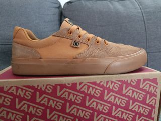 DC Shoes Size 8 Original