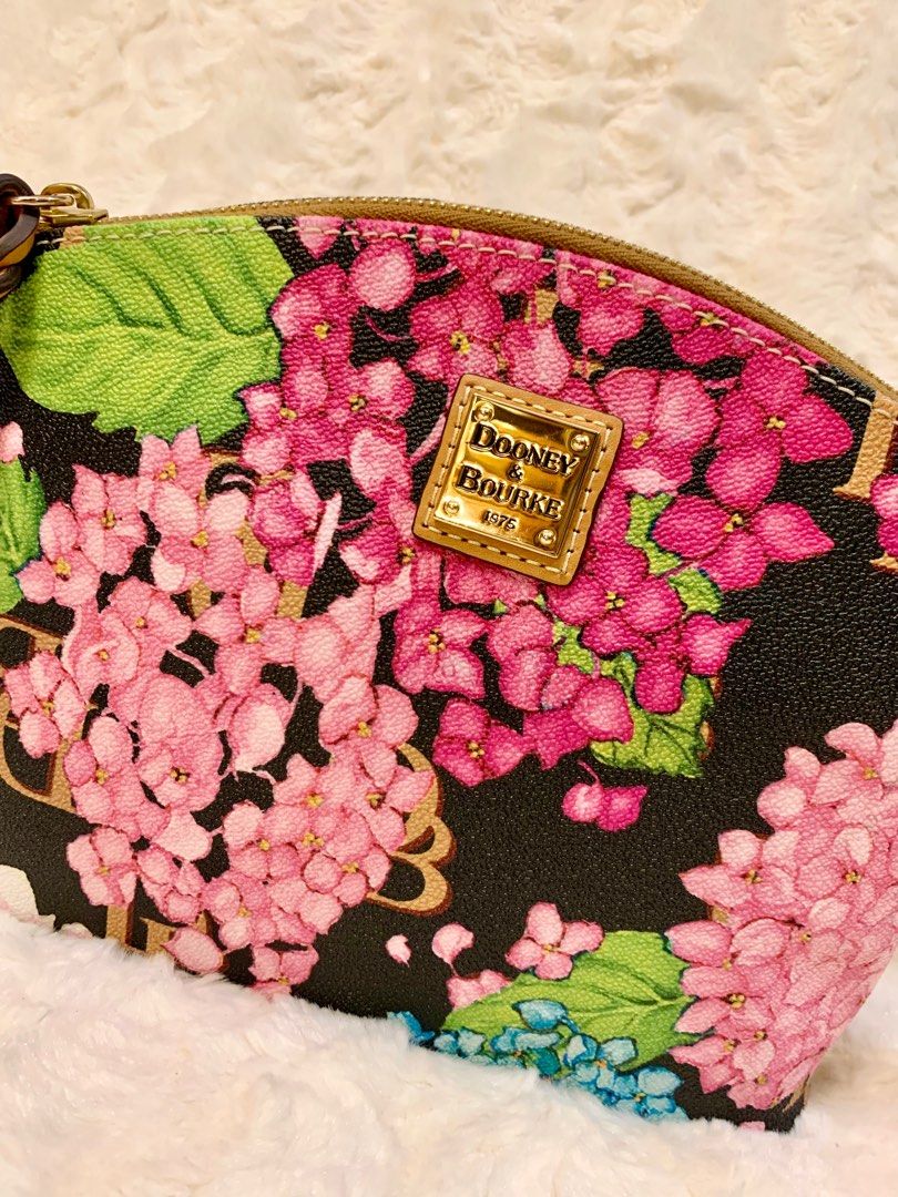 Dooney and Bourke Penny Crossbody (Category: Shoulder Bags) located in San Fernando. Submitted by sheydm18 (Listing ID 1266063624, Image 2). Description: Dooney Hydrangea Crossbody Brand new Original Super pretty in person .