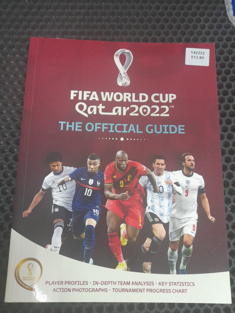 Fifa World Cup Qatar 2022 Official Guide (Authentic), Hobbies & Toys, Books  & Magazines, Magazines on Carousell