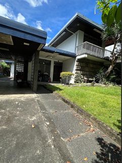FOR SALE! Whie Plains QC (old house for teardown)