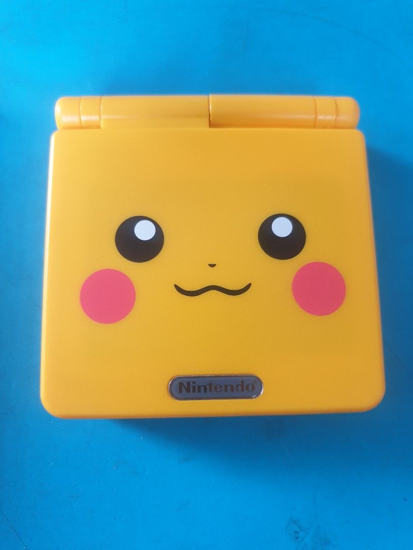 Gameboy SP AGS 101 (Category: Nintendo) located in Naga. Submitted by xkenzero7x (Listing ID 1266069125, Image 2). Description: 4.5k (Freeship) pwedi COD/Cash on delivery via LBC pag malayo Gameboy SP AGS 101 -New pikachu housing case -New Charger -1 New Cartridge w/ 369 games (No Repeat) -kasama yung original AGS 101 blue housing case.