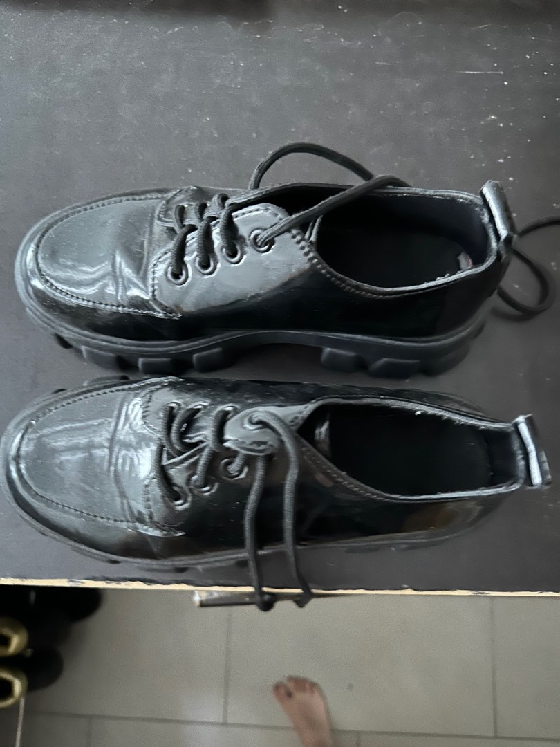 Glossy black sneakers 2025