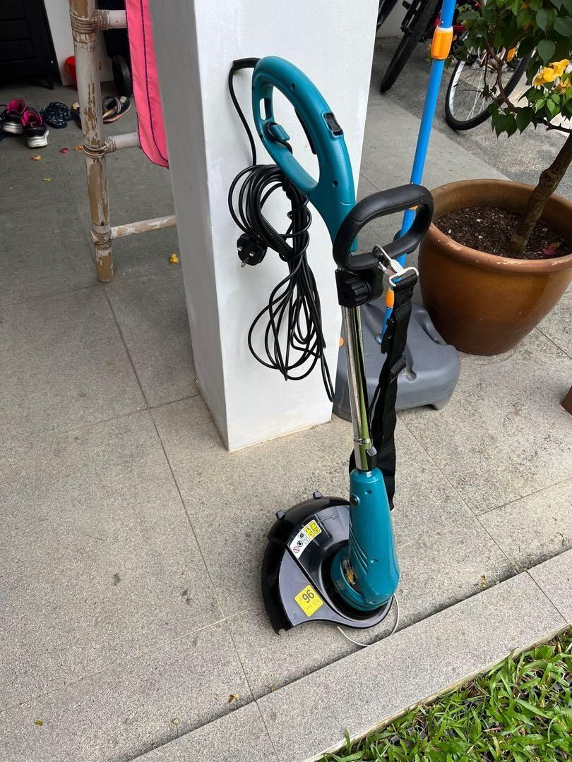 Grass trimmer UR3000 Makita Furniture Home Living Gardening