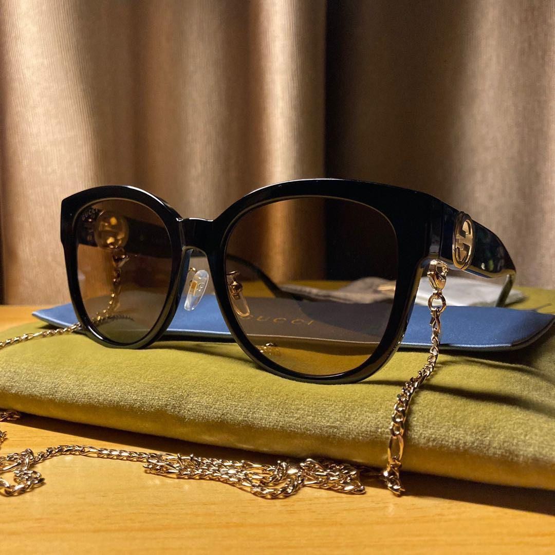 GUCCI Black Acetate Embellished Sunglasses with Chain