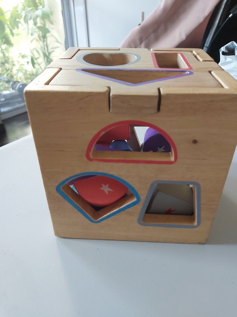 Hamleys wooden shape sorter for babies/toddlers, Babies & Kids, Infant Playtime on Carousell
