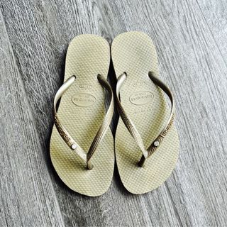 White havaianas shop with diamond