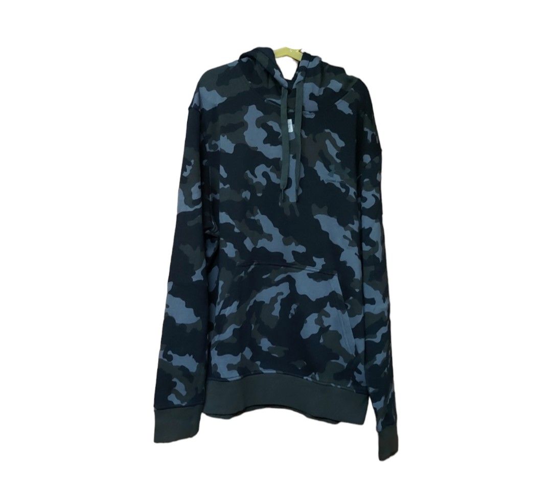Camo underarmour dupposed hoodie
