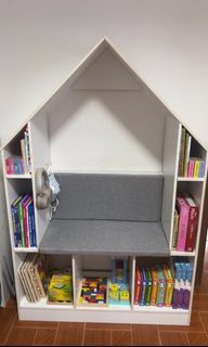 House type Reading Nook (Deliver Unassemble)