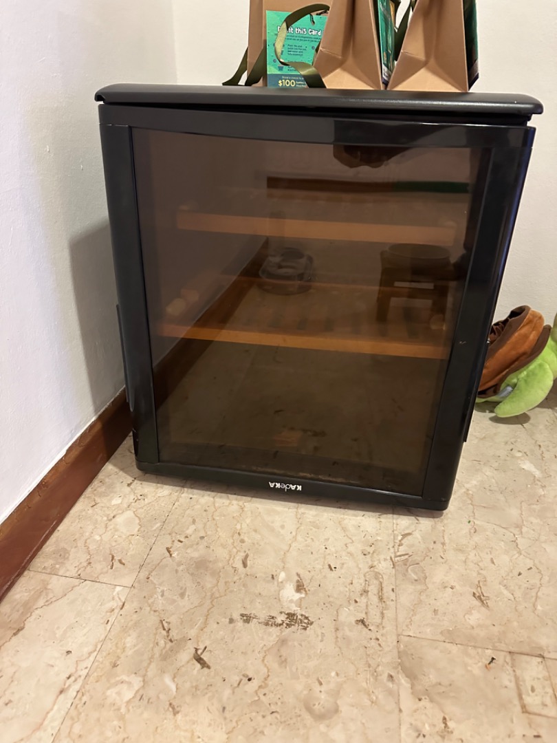 Kadeka Wine Fridge (not working), TV & Home Appliances, Kitchen