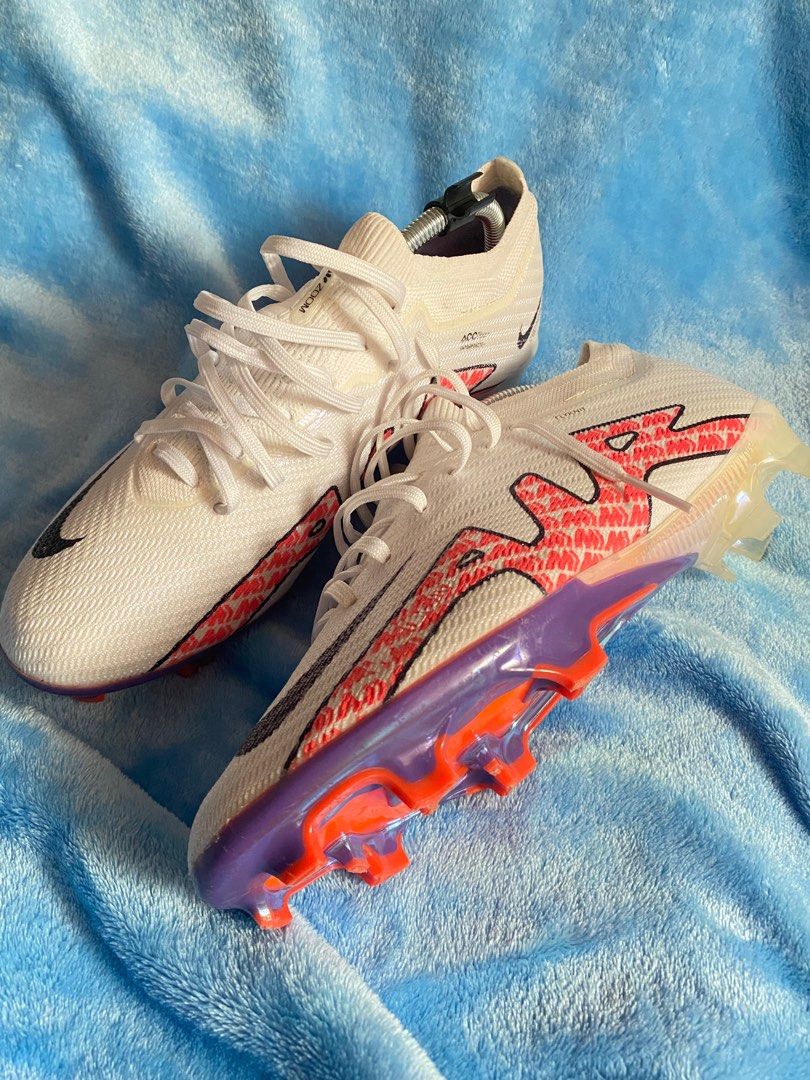 Kasut bola nike sales hypervenom baru