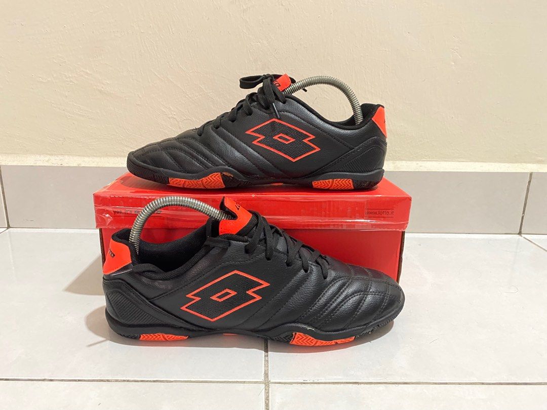 Kasut top futsal lotto