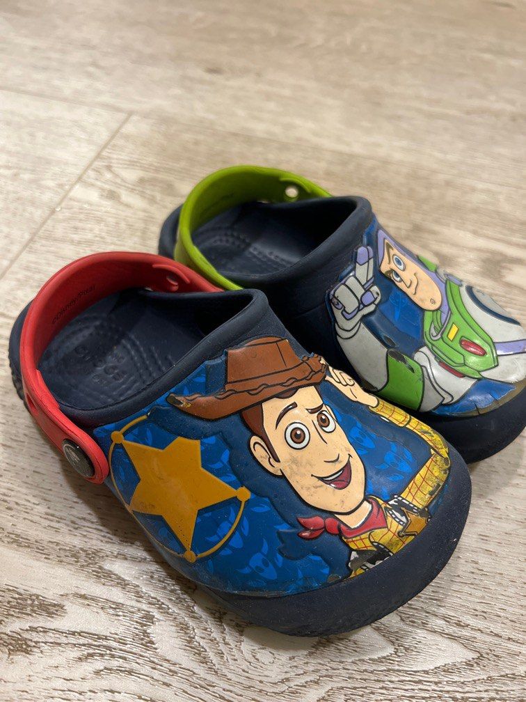 Boy toy story crocs store