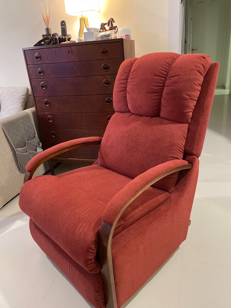 LAZBOY Chair, Furniture & Home Living, Furniture, Chairs on Carousell