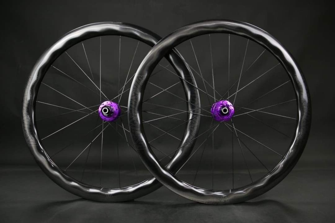 Light bicycle falcon pro hotsell