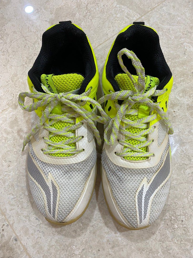 White and lime outlet green nike shoes