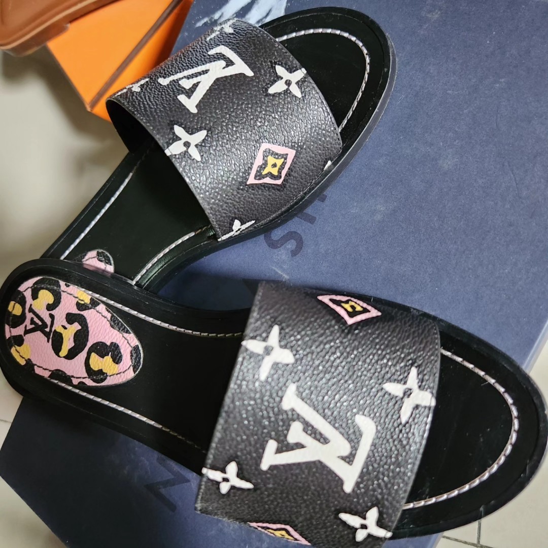 Louis Vuitton LV Oasis Sandal BLACK. Size 12.0