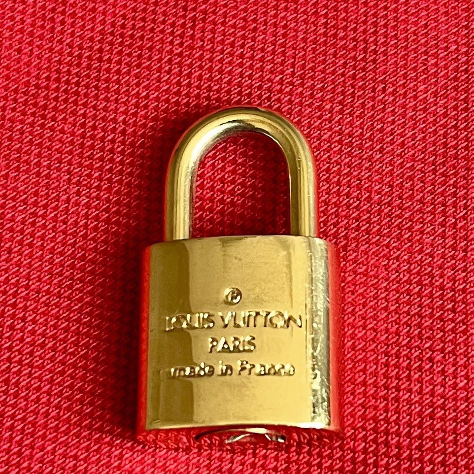 Authentic LOUIS VUITTON Lock And Key Set Padlock Made In France,45$/Each Set