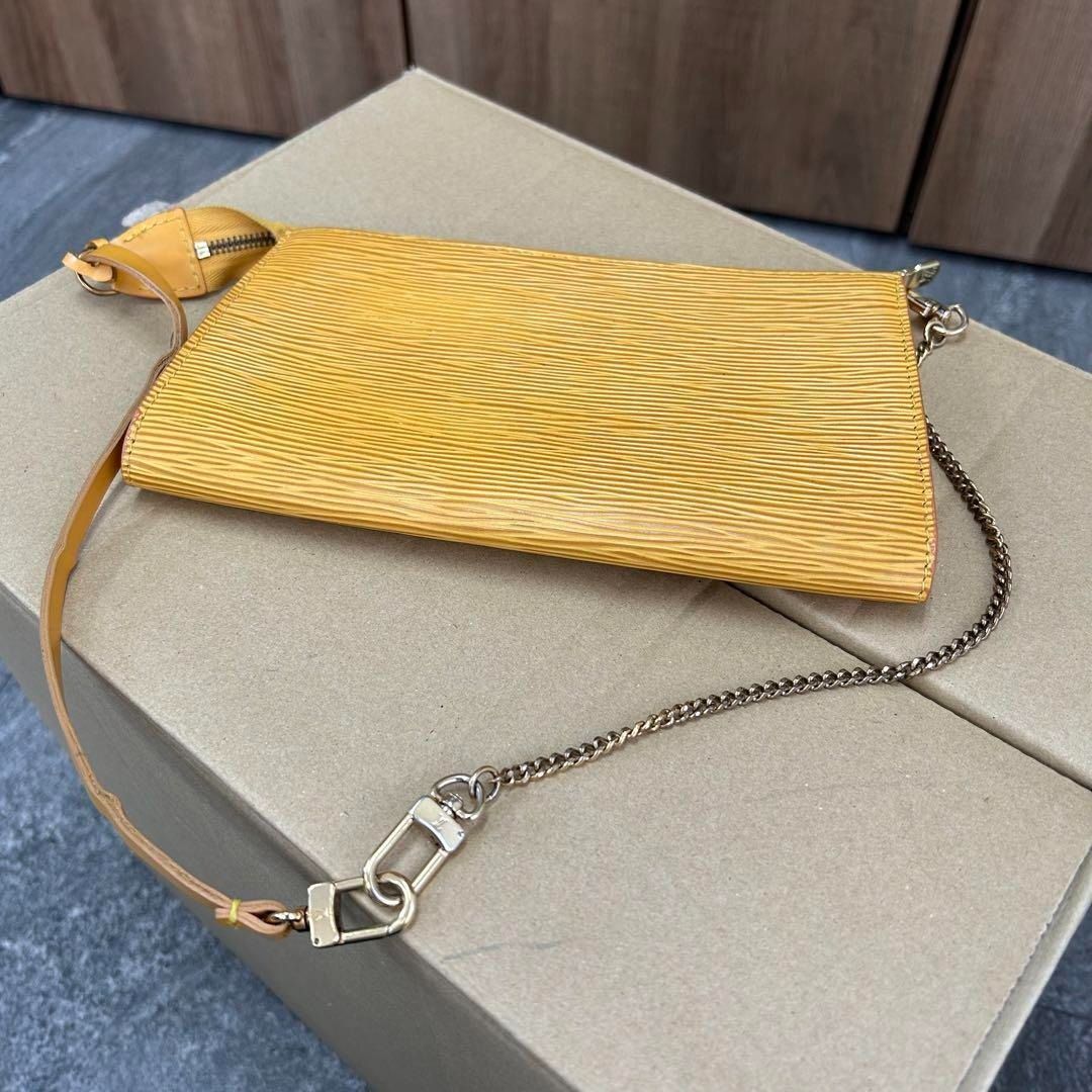 Louis-Vuitton-Epi-Pochette-Accessoires-Pouch-Tassili-Yellow-M52959