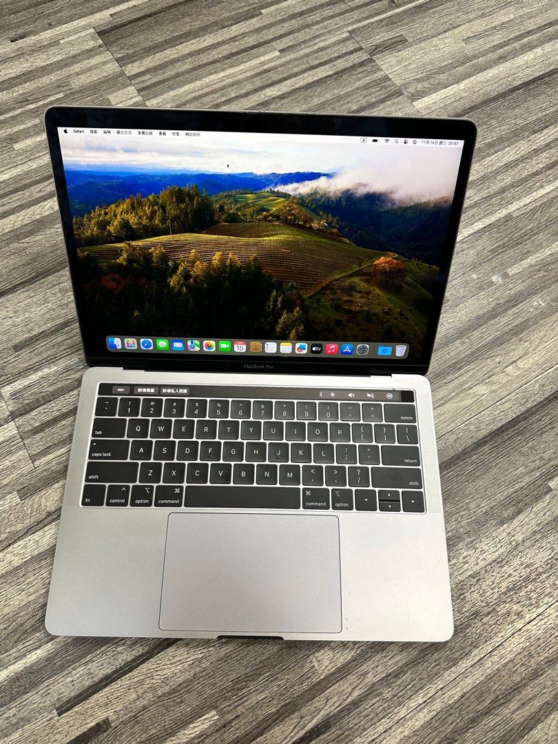 MacBook pro 13吋2019 (with Touch Bar) 256gb ssd, 電腦＆科技, 手提