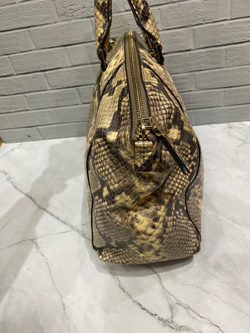 michael kors beige phyton embossed leather satchel Size 31x26x15