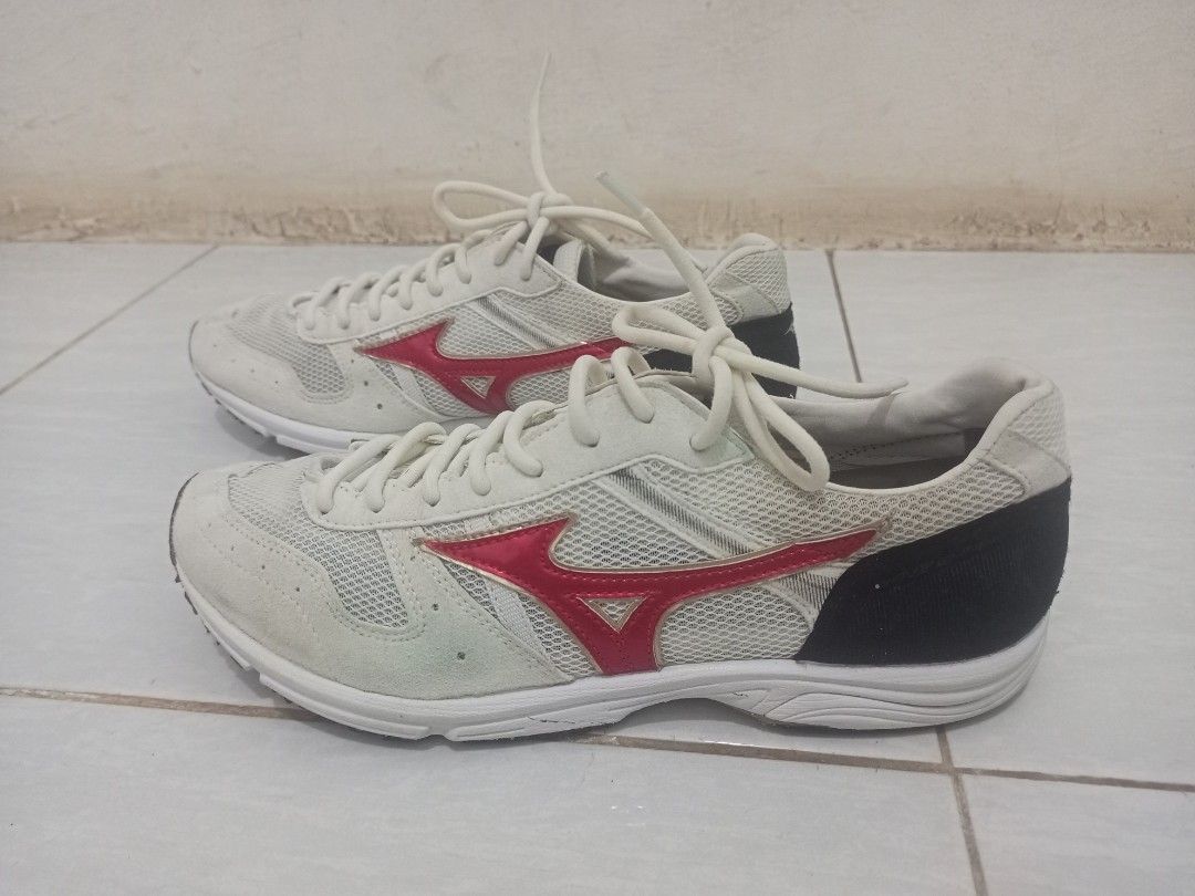 Sepatu sport mizuno online