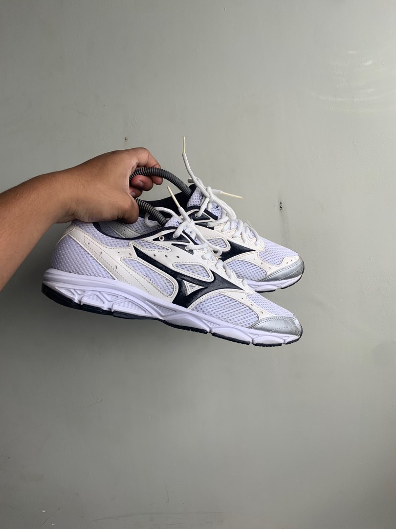 Mizuno Maximizer Running