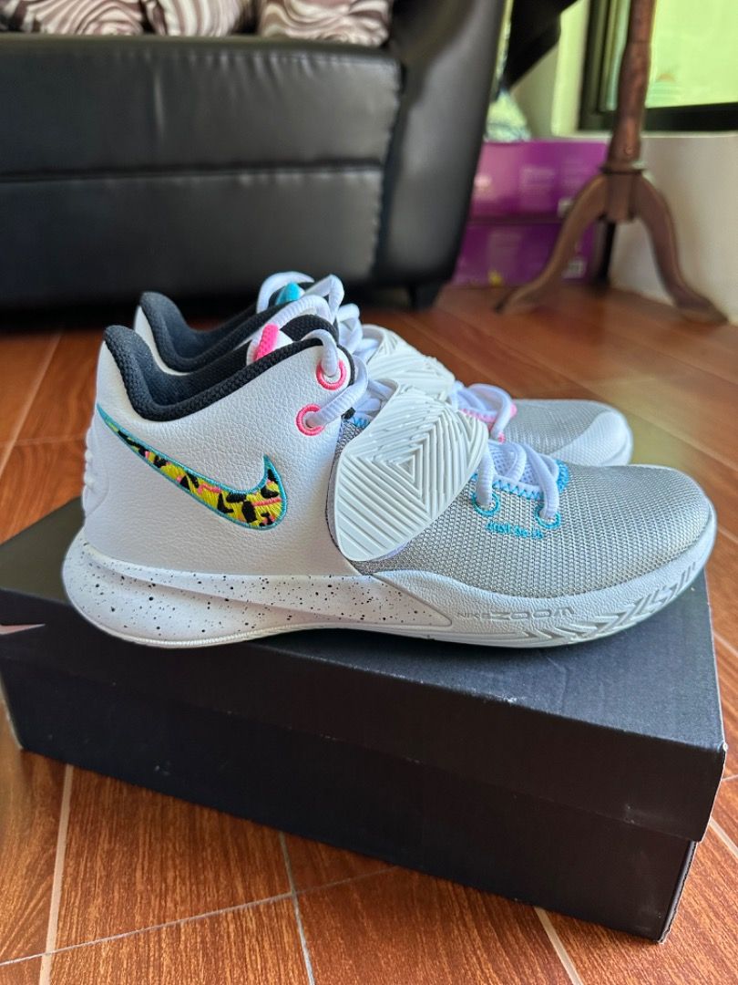 Kyrie 3 south beach store